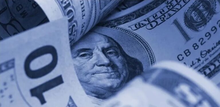 El dólar blue alcanzó un nuevo récord: cerró a $525