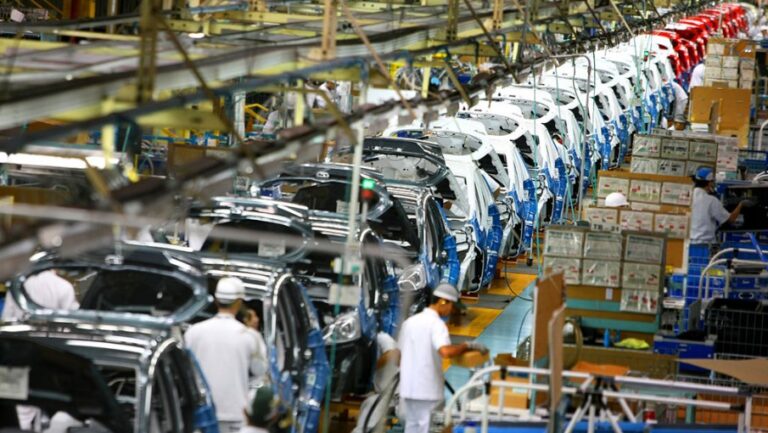 La producción de automóviles registró un crecimiento mensual de 22,8% en agosto
