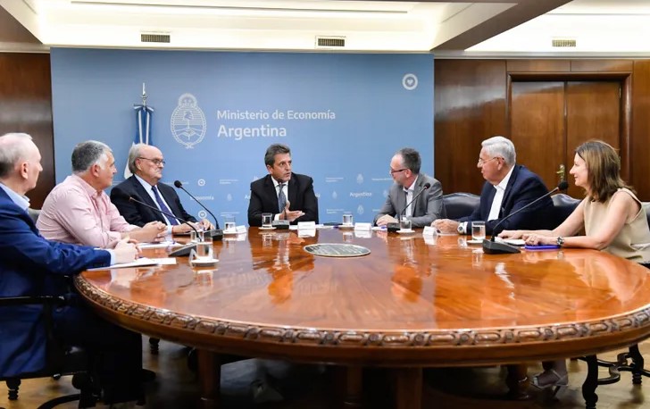 Massa resaltó la importancia de la industria automotriz en Argentina y celebró la inversión que se hará en Córdoba