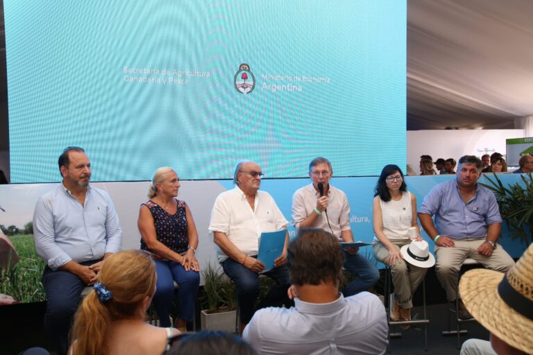 Agricultura estableció medidas de alivio para el campo: se prorrogarán los vencimientos de las exportaciones de maíz