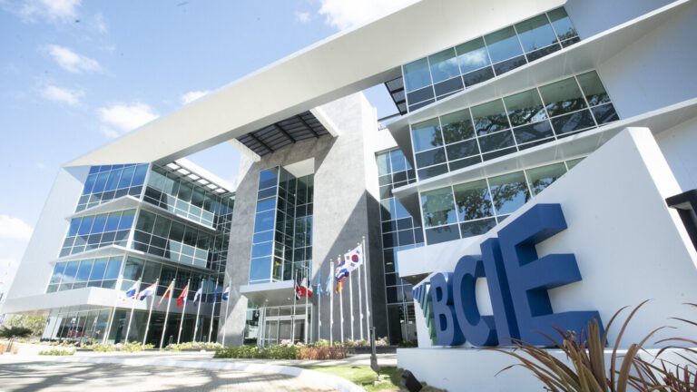 Otro crédito para la Argentina: el BCIE otorgará US$25 millones para el RENAPER