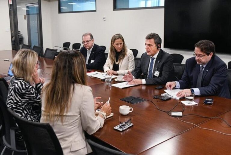 Massa arrancó su cronograma de actividades en Washington: las reuniones con el Banco Mundial y el BID