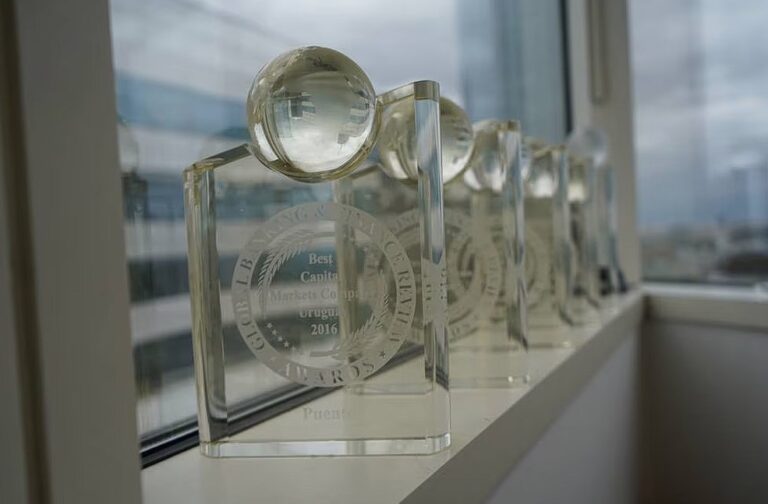 PUENTE recibió el premio al «Best Investment Banking Company» en la Argentina