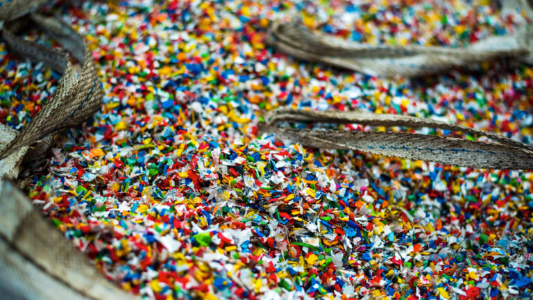 Reciclaje de plástico: unión entre Dow y Reciclar S.A. para producir 6.500 toneladas de resina plástica postconsumo