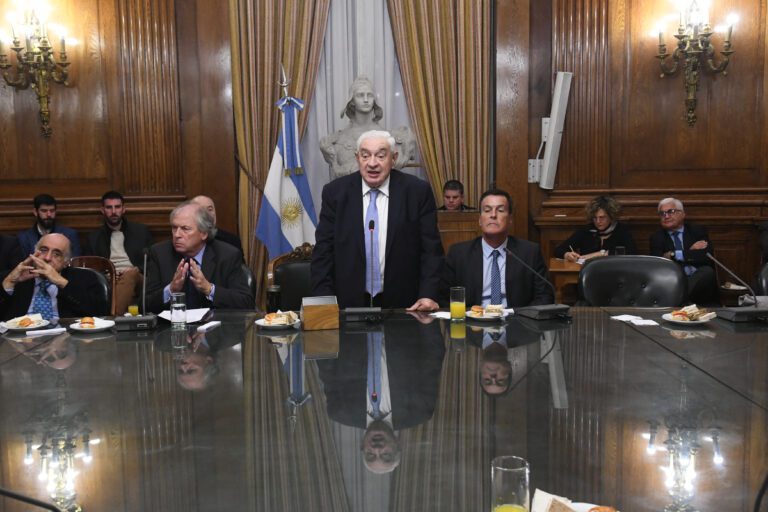 Adelmo Gabbi fue reelecto presidente de la Bolsa de Comercio de Buenos Aires