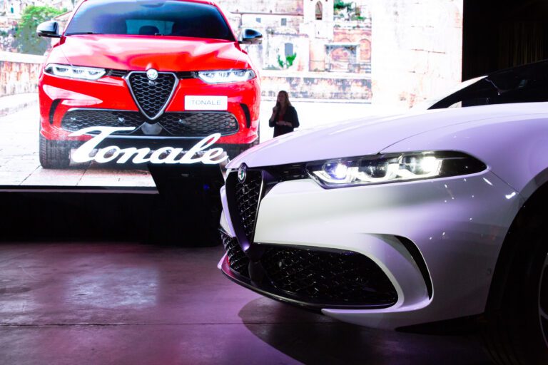 LLegó a la Argentina el híbrido de Alfa Romeo