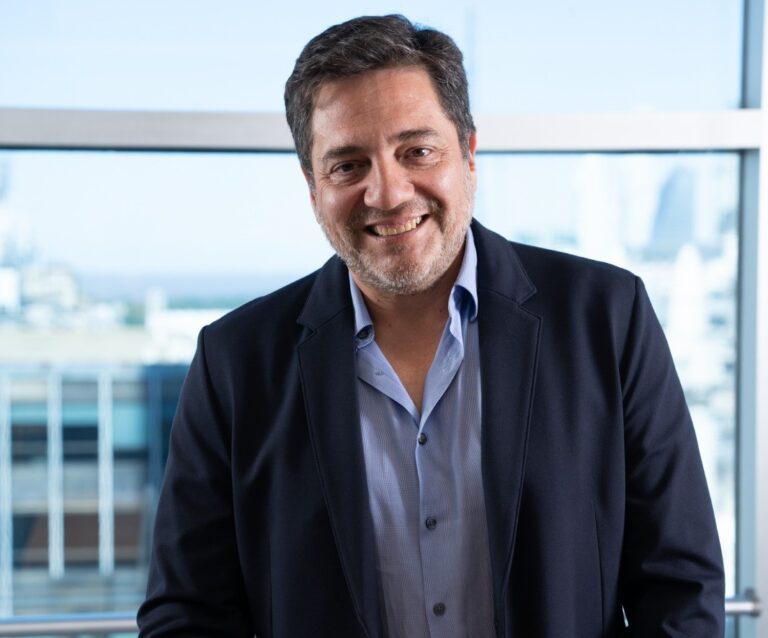 Hernán Prado asume como Director general de Camuzzi