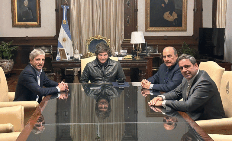 Economía cede mientras la foto con gobernadores espera