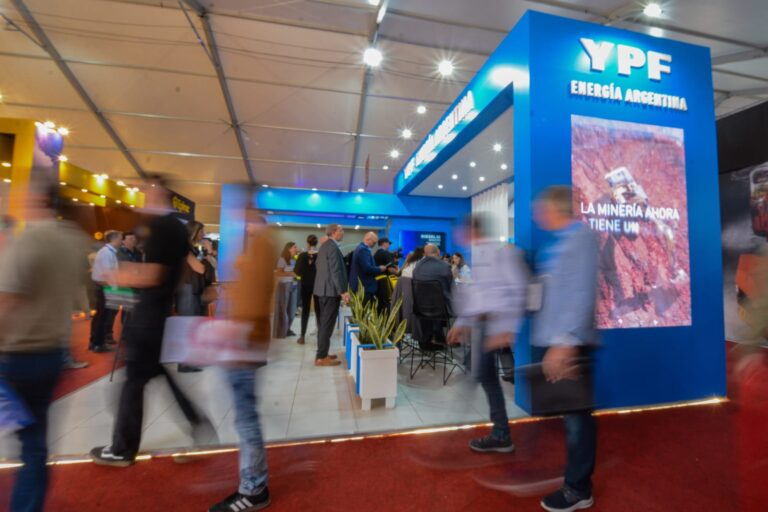 YPF presentó Diesel 10 Minero, un nuevo combustible para potenciar la minería