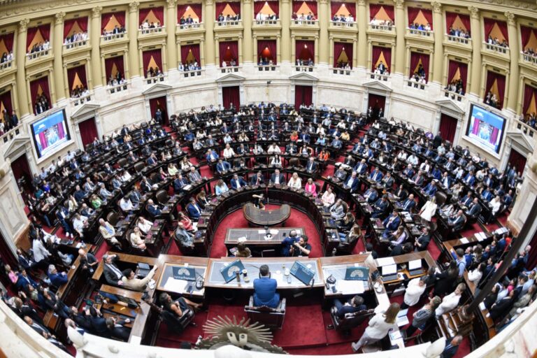 Proponen restituir el estatuto del periodismo con un plazo fijo para debatir su actualización
